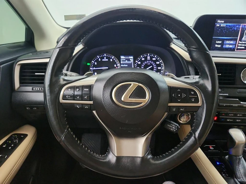 2021 Lexus RC - Image 17 of 31