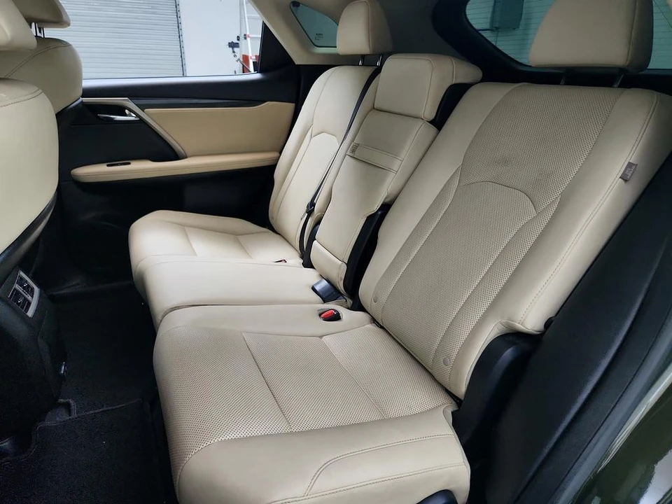 2021 Lexus RC - Image 23 of 31
