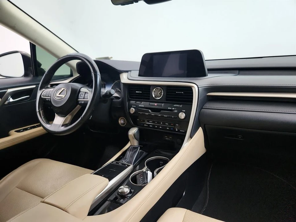 2021 Lexus RC - Image 25 of 31