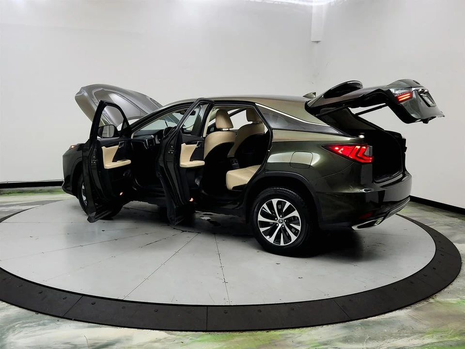 2021 Lexus RC - Image 12 of 31