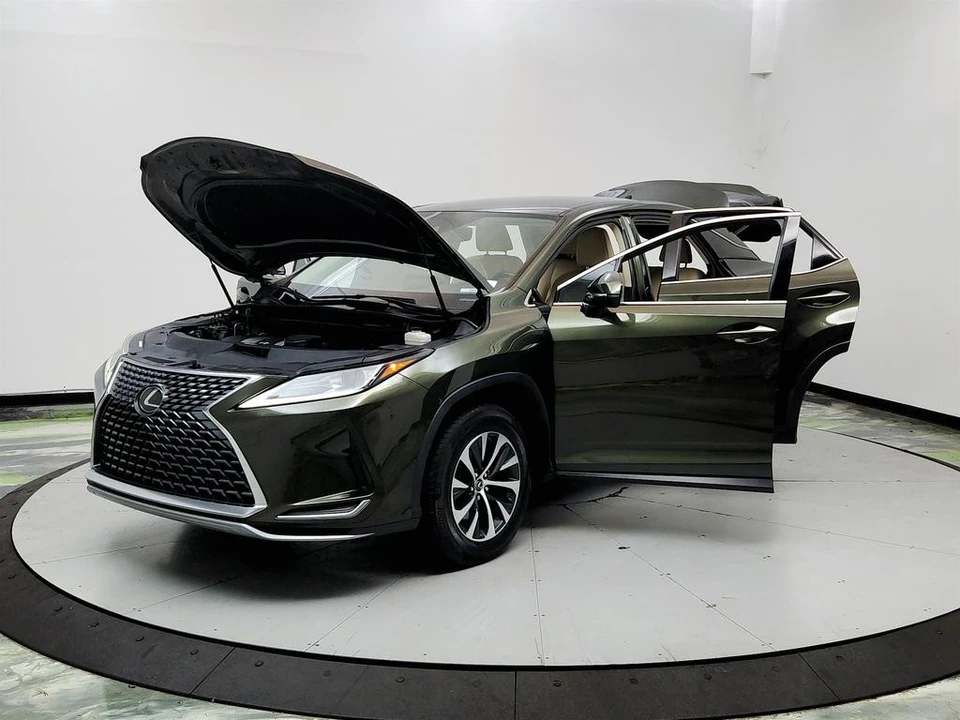 2021 Lexus RC - Image 9 of 31