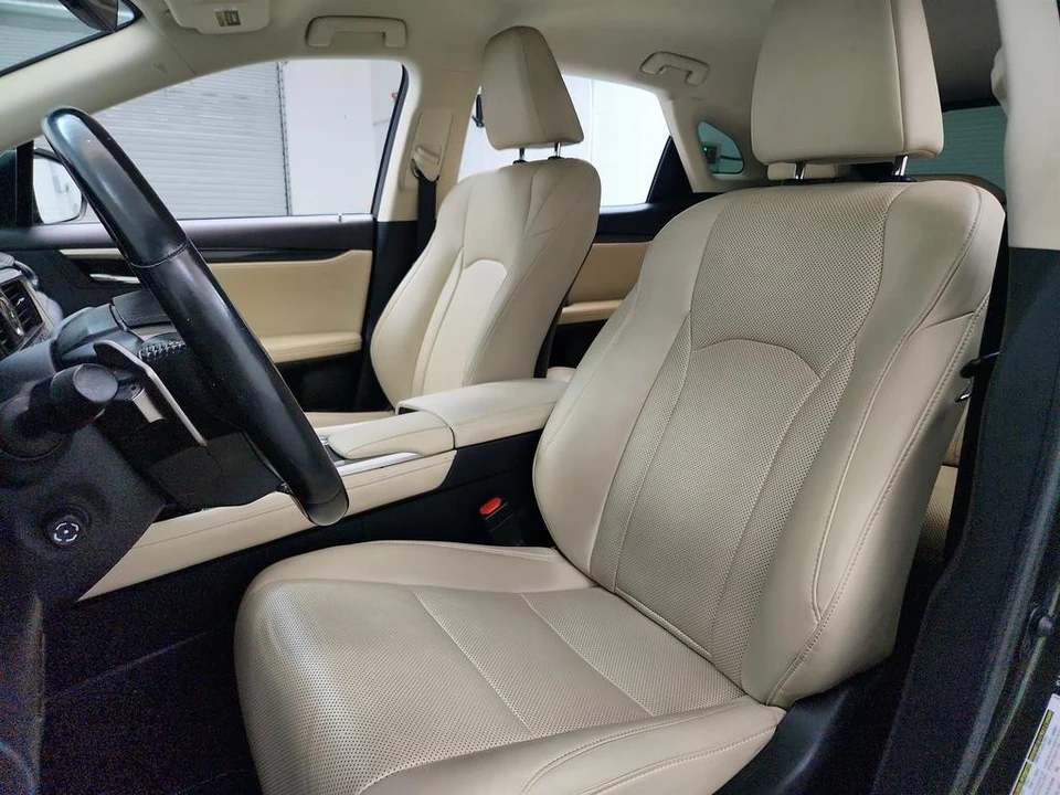 2021 Lexus RC - Image 14 of 31