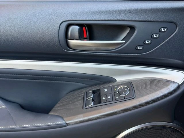 2021 Lexus RC - Image 15 of 31