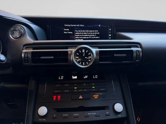2021 Lexus RC - Image 21 of 31