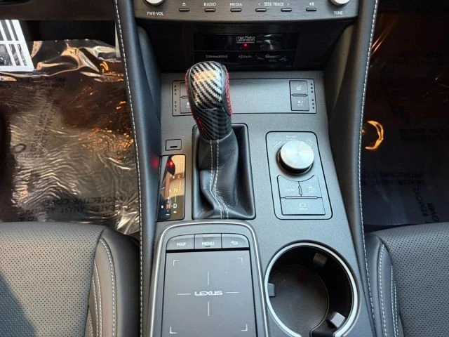 2021 Lexus RC - Image 20 of 31