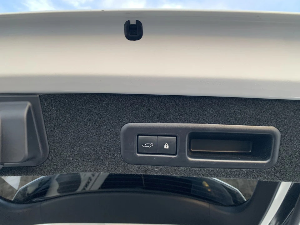 2021 Lexus RX 4th Gen - Image 18 of 21