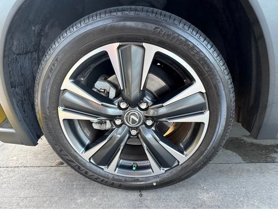 2021 Lexus - Image 3 of 12