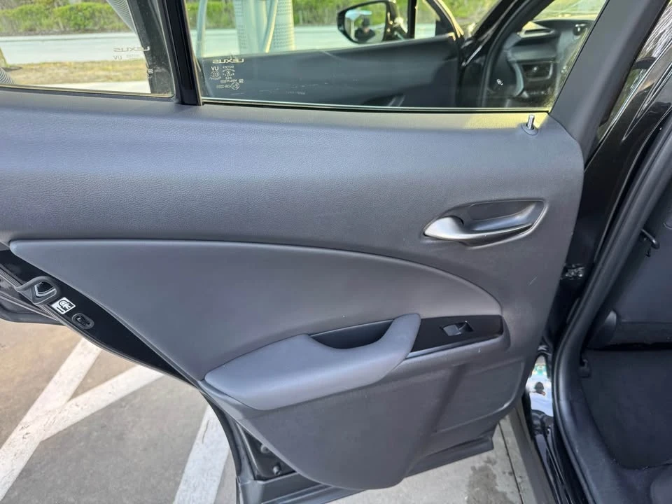 2021 Lexus - Image 4 of 12