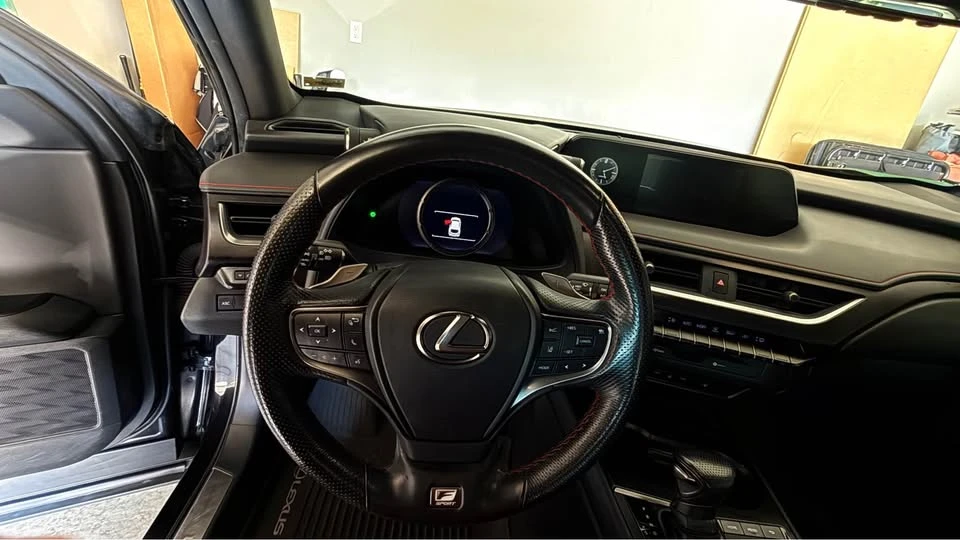 2021 Lexus - Image 14 of 16