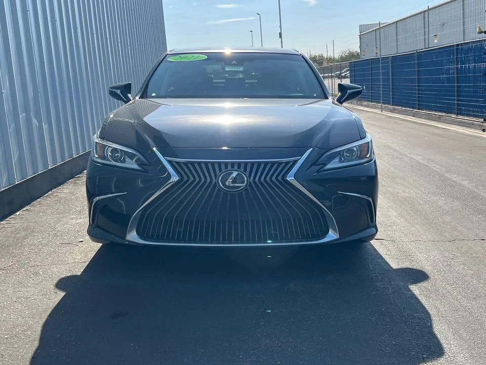 2021 Lexus ES 7th Gen - Image 2 of 9