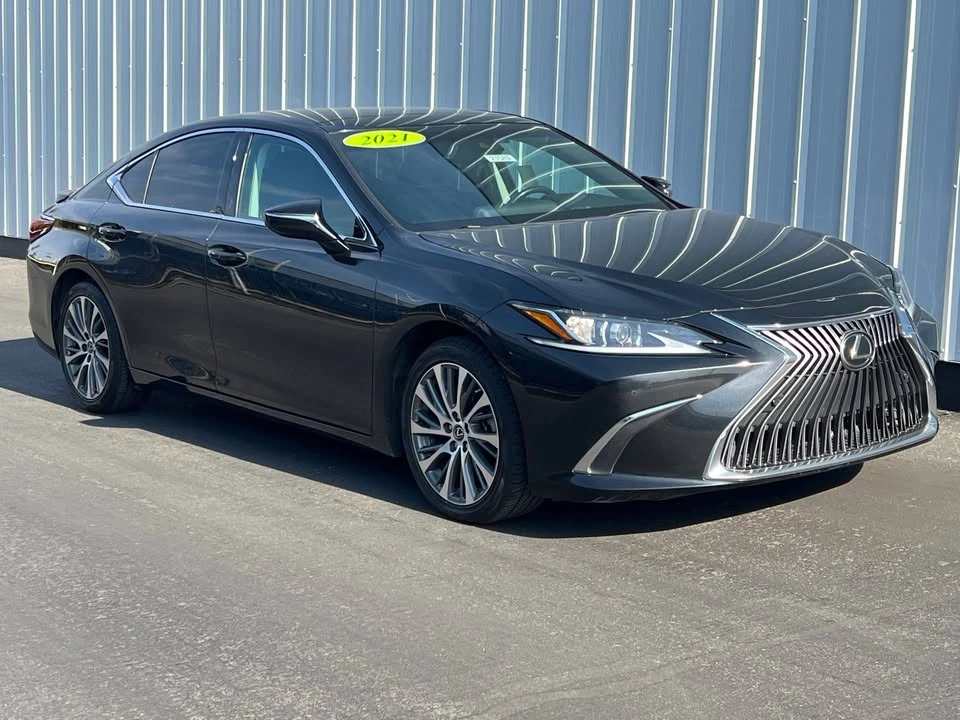 2021 Lexus ES 7th Gen - Image 8 of 9