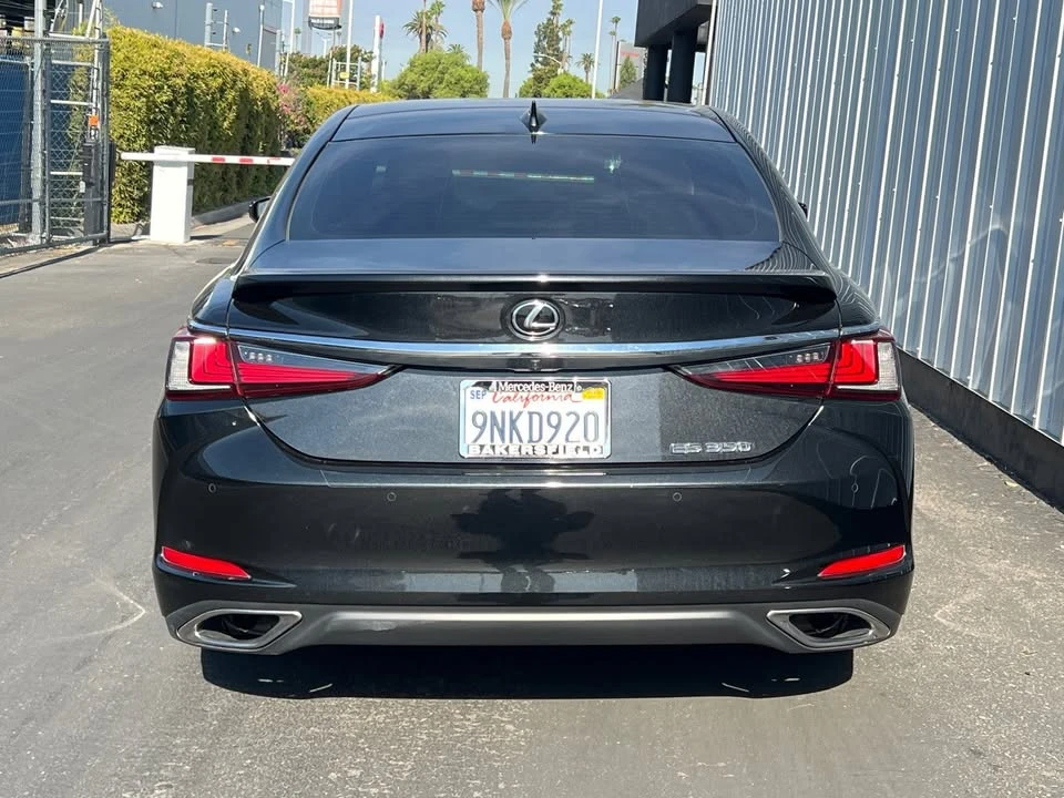 2021 Lexus ES 7th Gen - Image 5 of 9