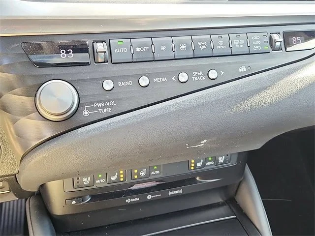 2021 Lexus ES 7th Gen - Image 12 of 16