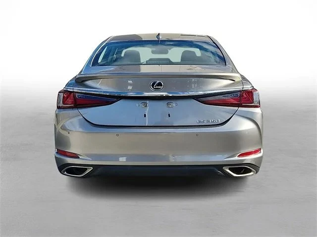 2021 Lexus ES 7th Gen - Image 3 of 16