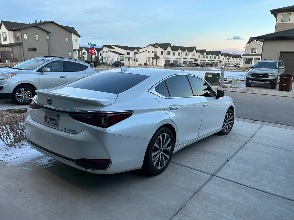 2021 Lexus ES 7th Gen - Image 2 of 4