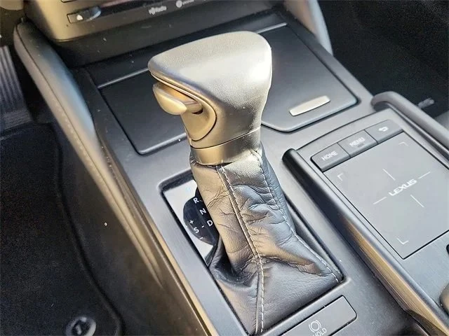 2021 Lexus ES 7th Gen - Image 11 of 16