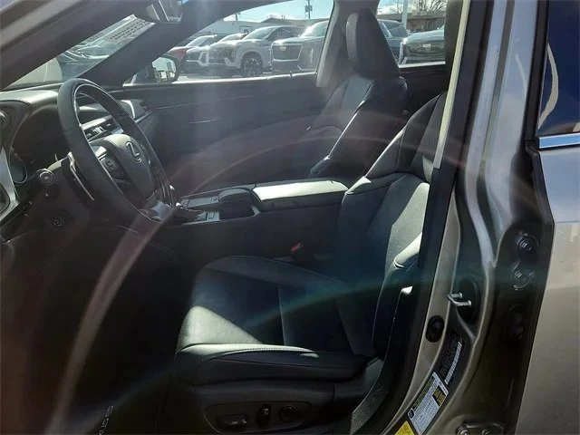 2021 Lexus ES 7th Gen - Image 9 of 16