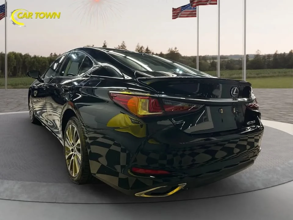 2021 Lexus ES 7th Gen - Image 8 of 9