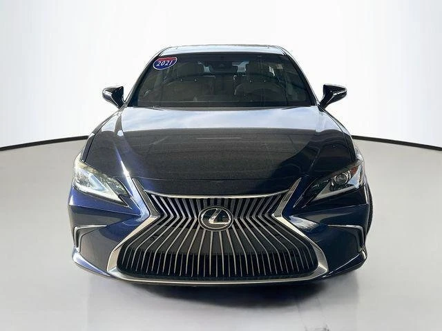 2021 Lexus ES 7th Gen - Image 2 of 19