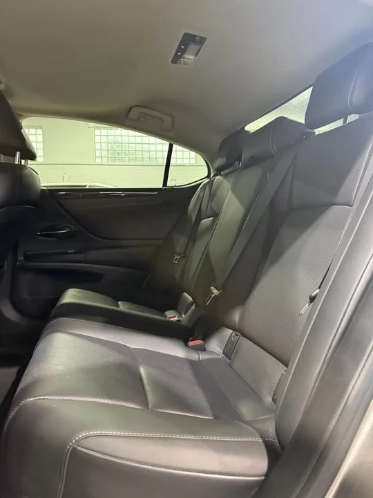 2021 Lexus ES 7th Gen - Image 7 of 14