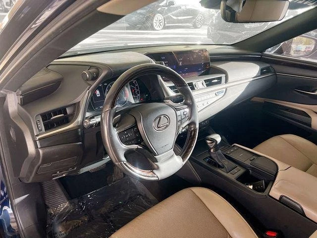 2021 Lexus ES 7th Gen - Image 9 of 19