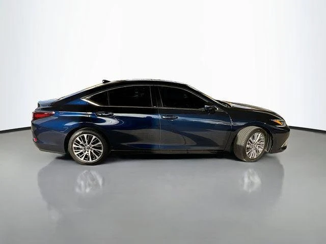2021 Lexus ES 7th Gen - Image 7 of 19