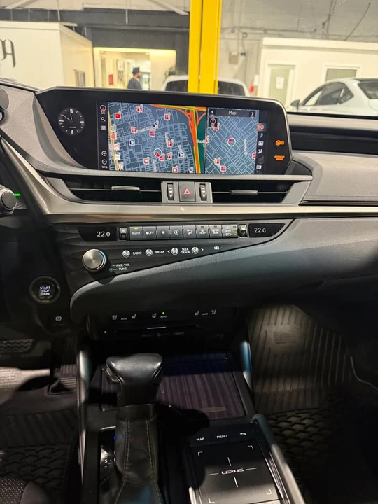 2021 Lexus ES 7th Gen - Image 14 of 14
