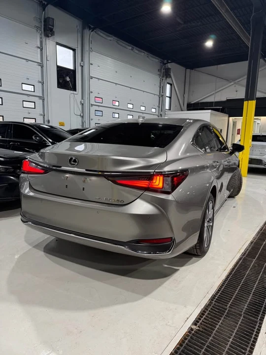 2021 Lexus ES 7th Gen - Image 6 of 14