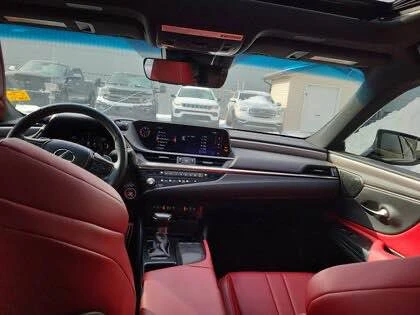 2021 Lexus ES 7th Gen - Image 7 of 10