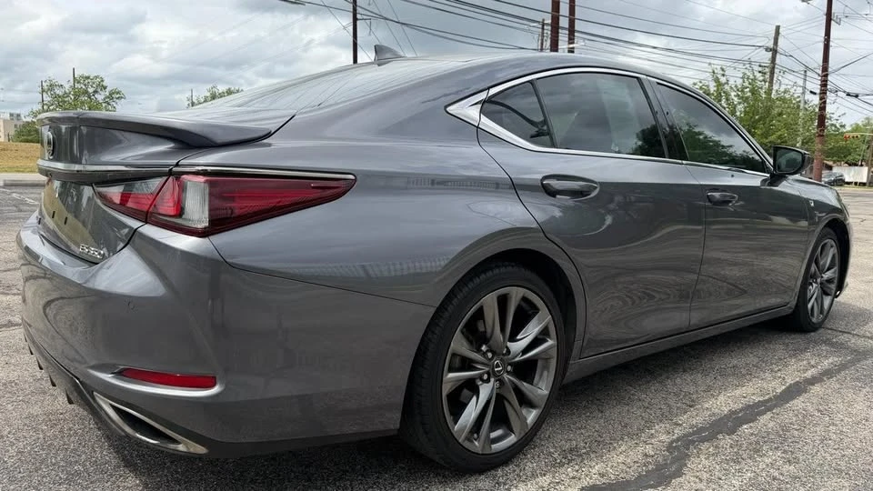 2021 Lexus ES 7th Gen - Image 4 of 19