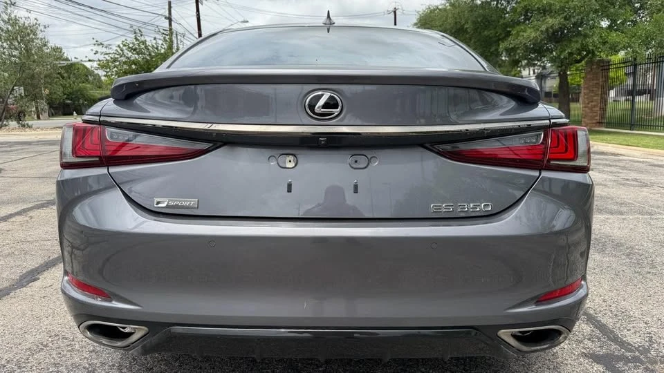 2021 Lexus ES 7th Gen - Image 5 of 19
