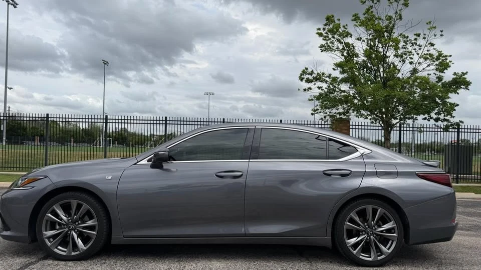 2021 Lexus ES 7th Gen - Image 7 of 19