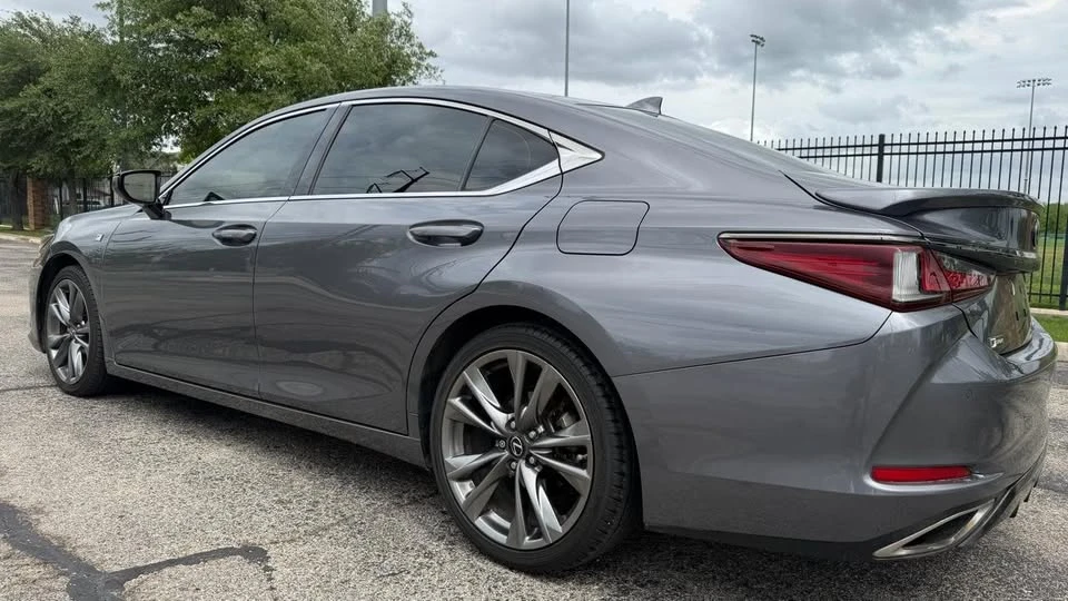 2021 Lexus ES 7th Gen - Image 6 of 19