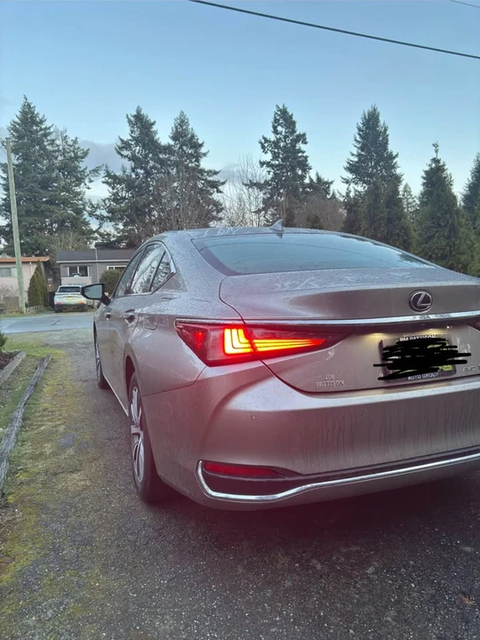 2021 Lexus ES 7th Gen - Image 4 of 10
