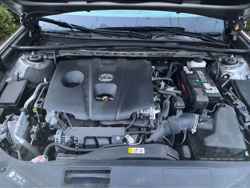 2021 Lexus ES 7th Gen - Image 8 of 10