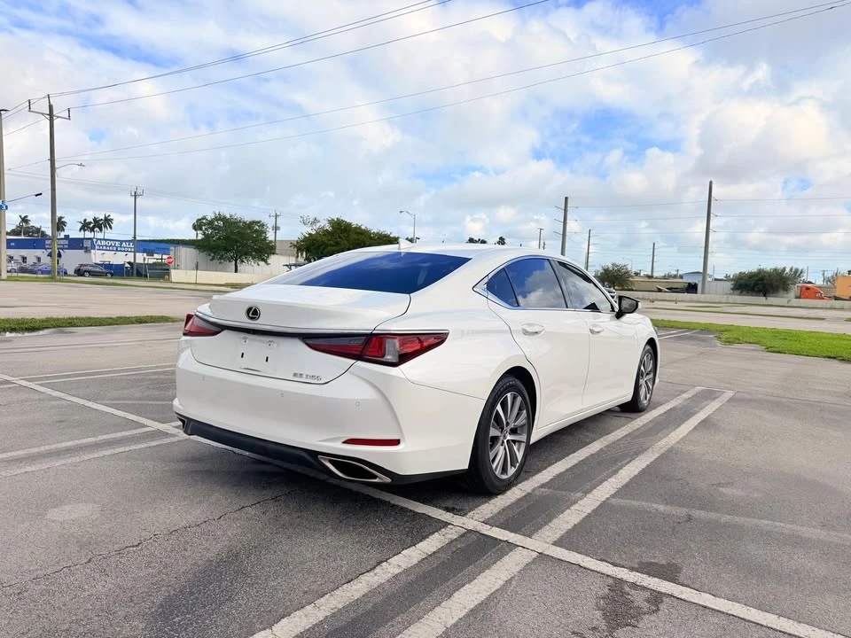 2021 Lexus ES 7th Gen - Image 3 of 11