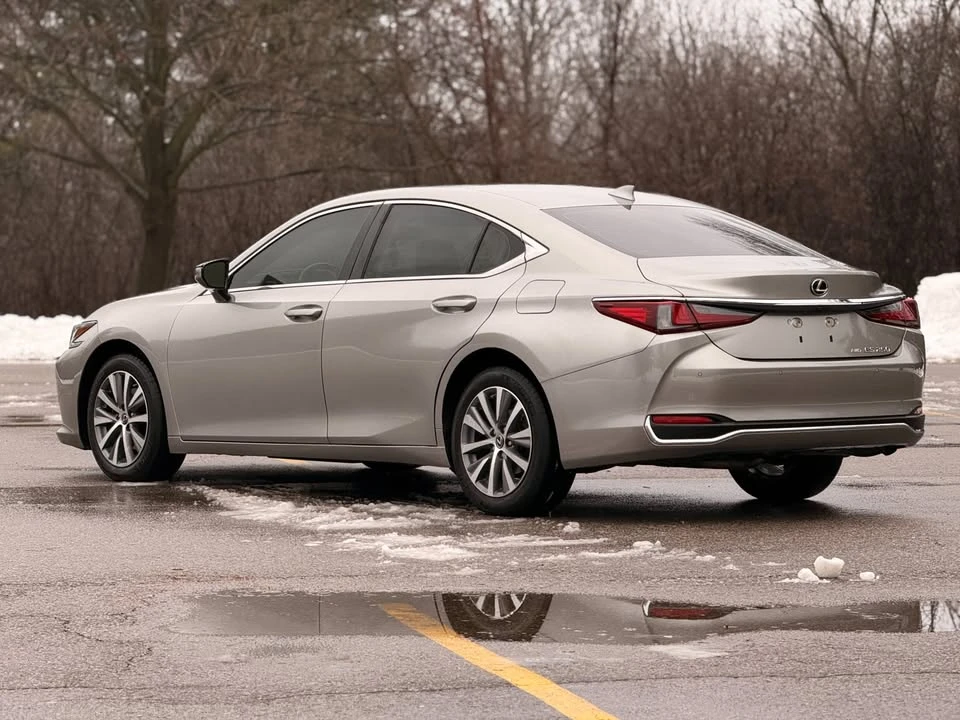 2021 Lexus ES 7th Gen - Image 7 of 20