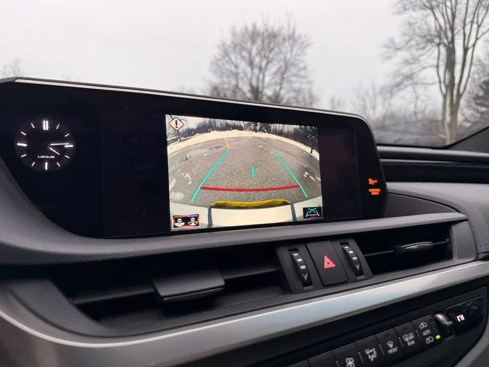 2021 Lexus ES 7th Gen - Image 17 of 20