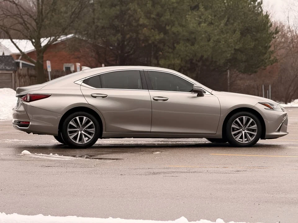 2021 Lexus ES 7th Gen - Image 4 of 20