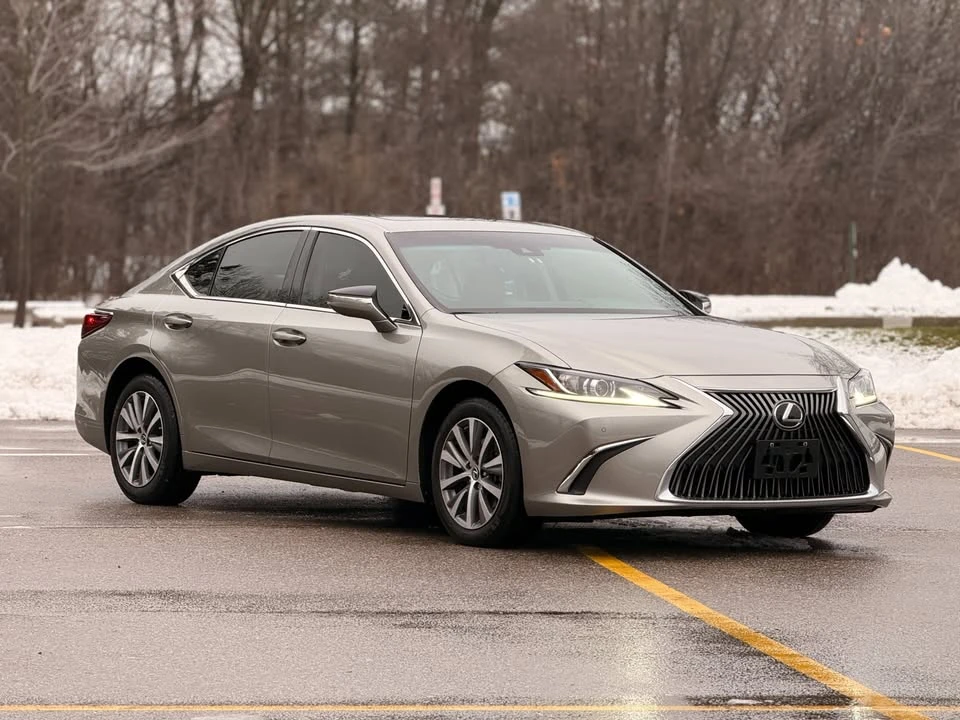 2021 Lexus ES 7th Gen - Image 3 of 20