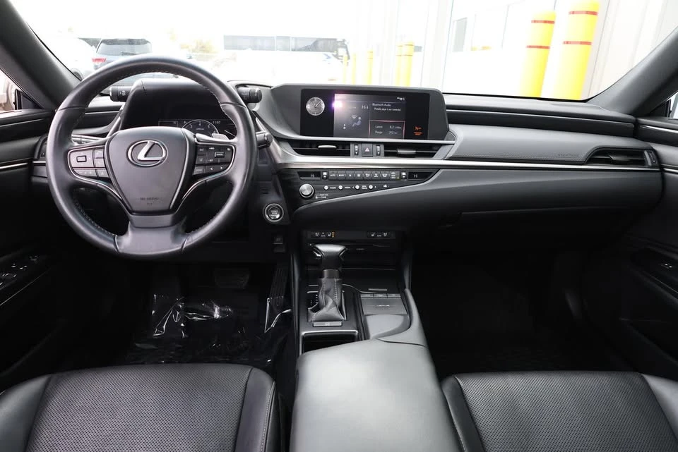 2021 Lexus ES 7th Gen - Image 11 of 19