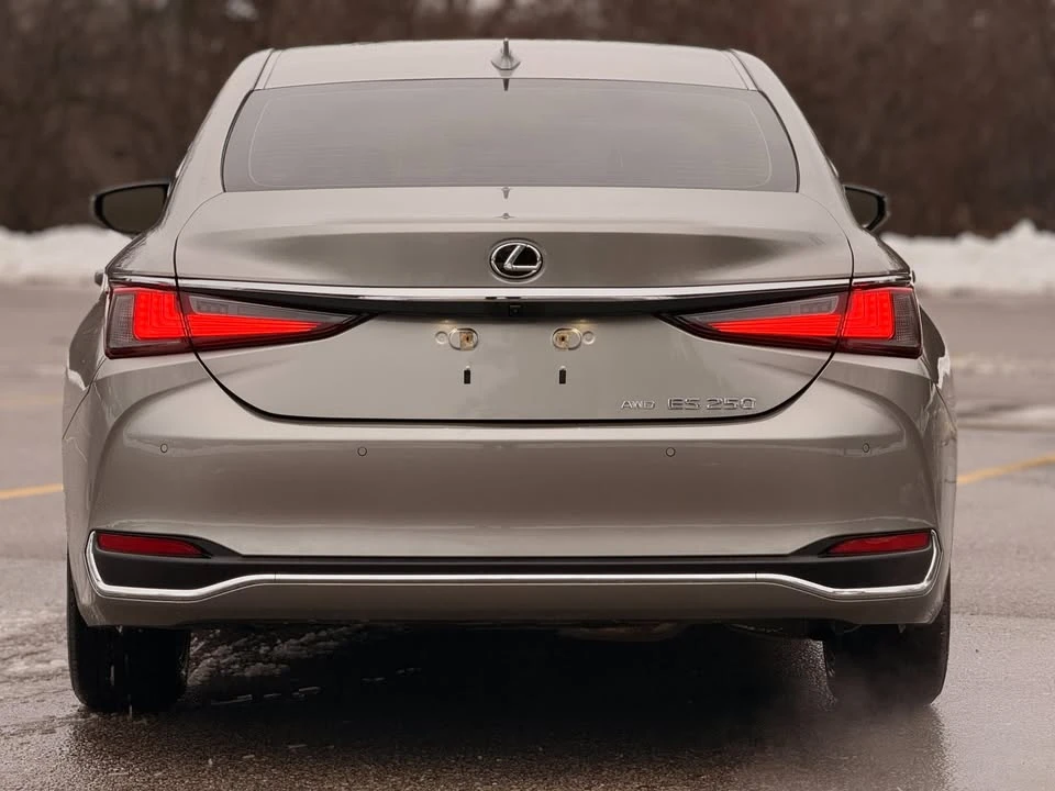 2021 Lexus ES 7th Gen - Image 6 of 20