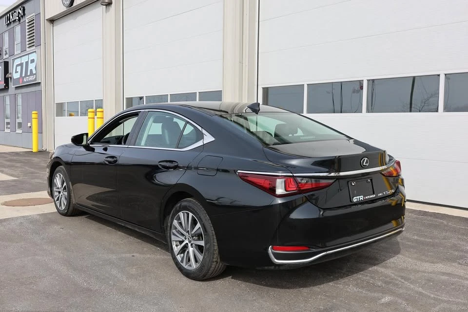 2021 Lexus ES 7th Gen - Image 3 of 19