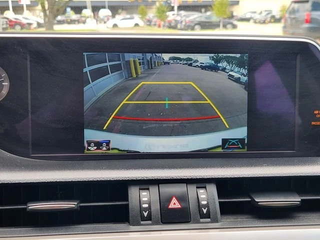 2021 Lexus ES 7th Gen - Image 16 of 20