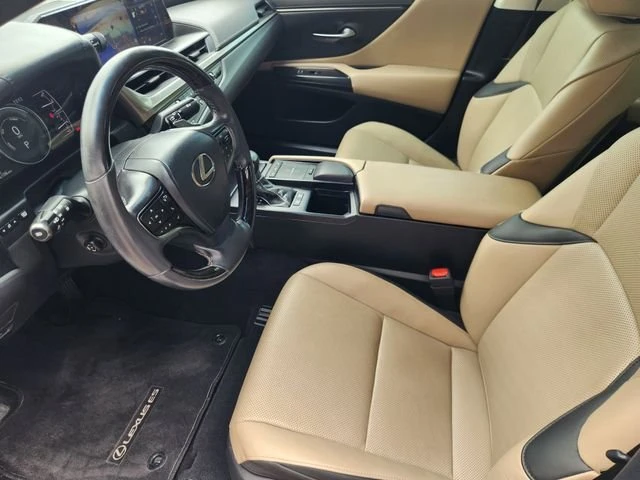 2021 Lexus ES 7th Gen - Image 13 of 20