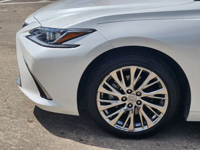 2021 Lexus ES 7th Gen - Image 8 of 20
