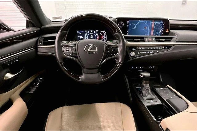 2021 Lexus ES 7th Gen - Image 5 of 18