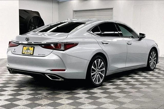 2021 Lexus ES 7th Gen - Image 11 of 18