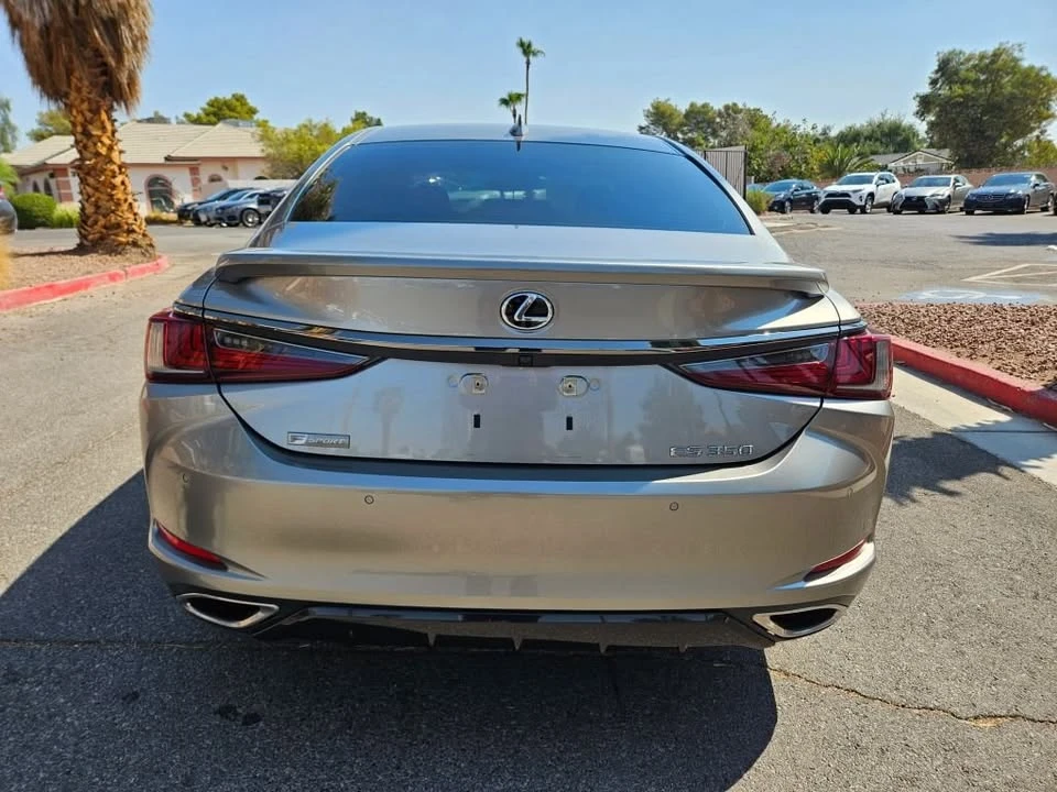 2021 Lexus ES 7th Gen - Image 7 of 15