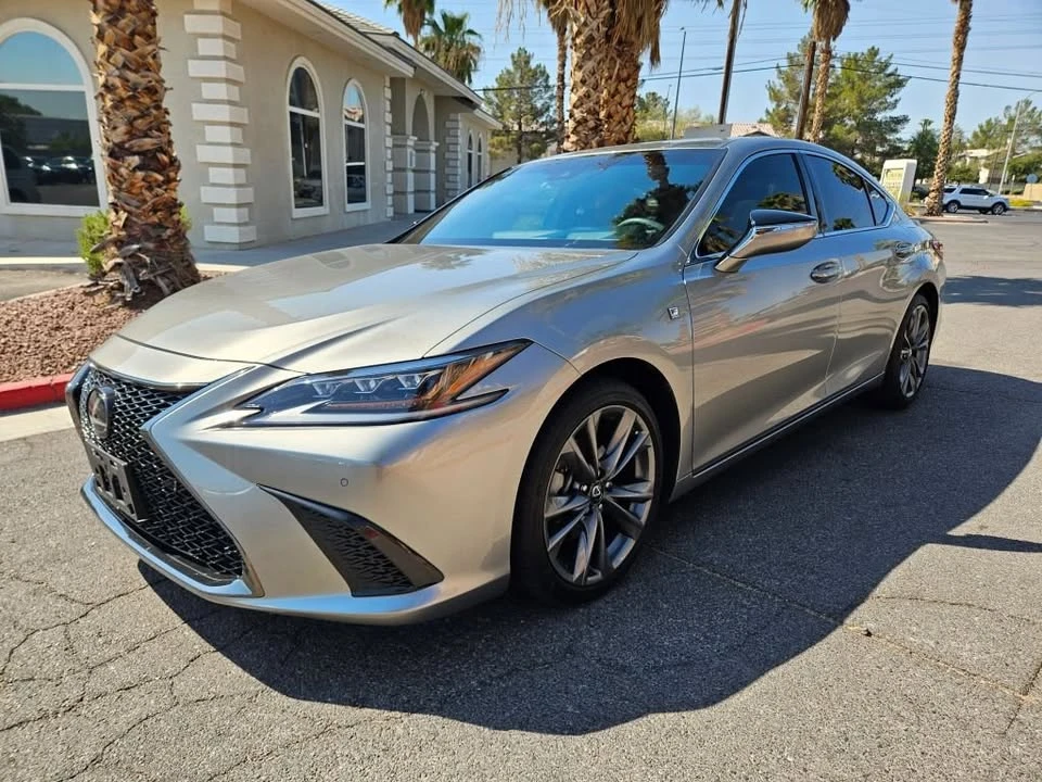 2021 Lexus ES 7th Gen - Image 4 of 15